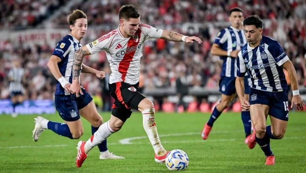 Ante la reprobación de su gente, River rescató un punto como local ante Talleres