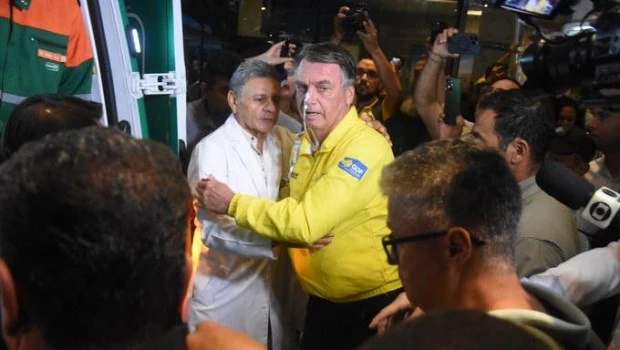 Bolsonaro, operado y estable en terapia intensiva