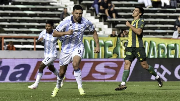 Racing le ganó a Aldosivi y se metió en los puestos de playoffs