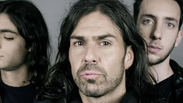 Acusan al cantante de La Mancha de Rolando por atropellar a un motociclista y darse a la fuga