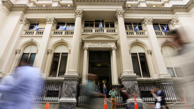 Se refuerzan las reservas con la llegada del primer desembolso del FMI