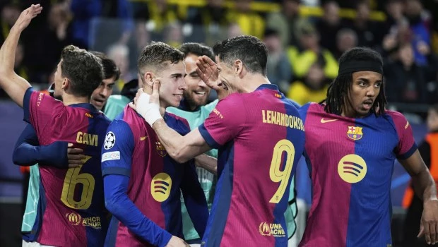 Barcelona sufrió en Alemania pero superó al Dortmund y es semifinalista