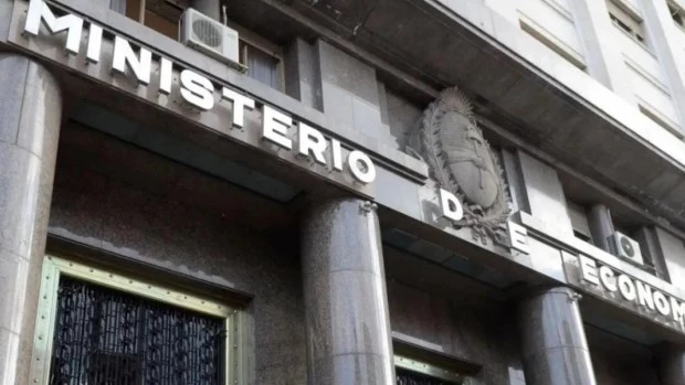 La cuentas públicas registraron en marzo superávit de $398.909 millones