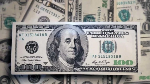 En el Banco Central creen que el dólar podría perforar el piso de los mil pesos