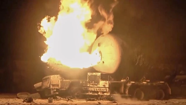 Ataque mortal de Estados Unidos contra un puerto petrolero de Yemen intensifica la campaña de Trump contra los hutíes