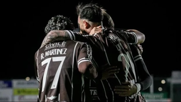 Platense se adjudicó un valioso triunfo en Junín y quedó a un paso de la clasificación