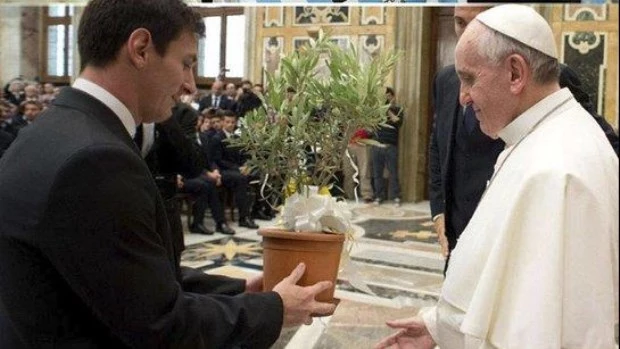 "Distinto, cercano, argentino”: Messi despidió al papa Francisco en sus redes sociales