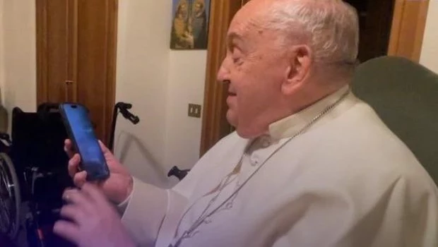 Francisco llamó por última vez a la única parroquia católica de Gaza la noche del sábado