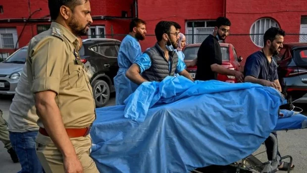 Matan a 25 personas en un centro turístico de Cachemira