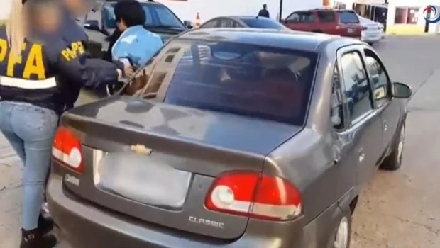 Detuvieron a un hombre acusado de distribuir y comercializar material de abuso infantil