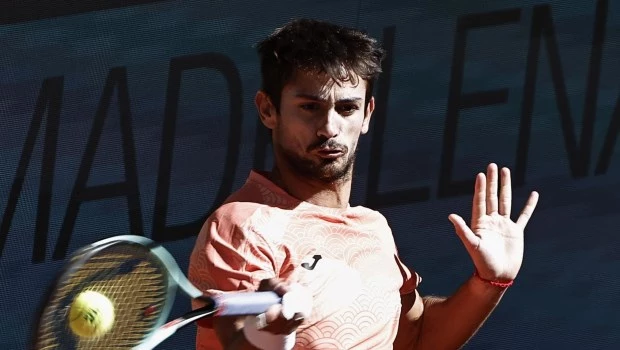 Gran triunfo de Navone para instalarse en la segunda ronda en el Masters 1000 de Madrid