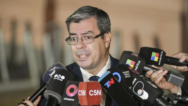 Unión por la Patria desmiente haber pedido pasajes para viajar a los funerales de Francisco