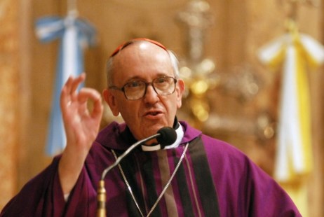 Cardenal Jorge Bergoglio propuso dejarse iluminar por la luz ?mansa? de Dios, que ?ilumina con mansedumbre y con paciencia".