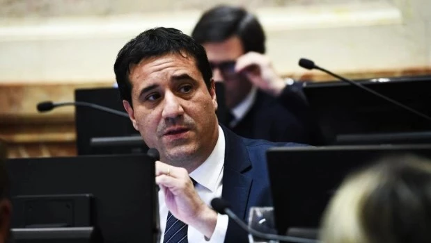 Propone hacer una moneda y un billete con su imagen de Francisco