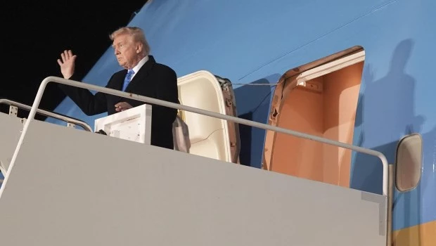 Trump llega a Roma para asistir al funeral del Papa 