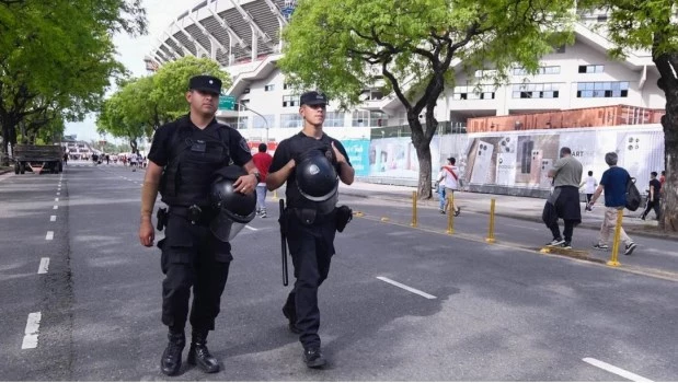 Superclásico en el Monumental: más de 1.000 policías y tres anillos de control