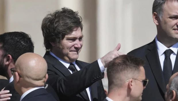 Campaña con dólar bajo control y sistema político anarquizado