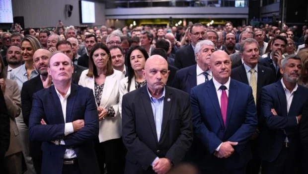 Advertencia al campo