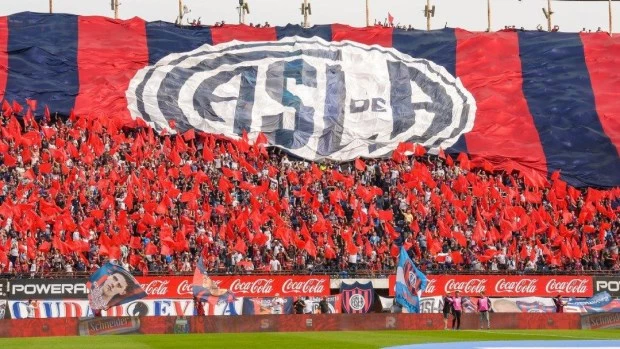 Hinchas de San Lorenzo sufrieron un accidente en la Autopista Perito Moreno