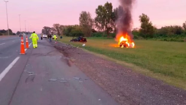 Un ebrio al volante chocó y mató a un hombre en la autopista Buenos Aires-La Plata