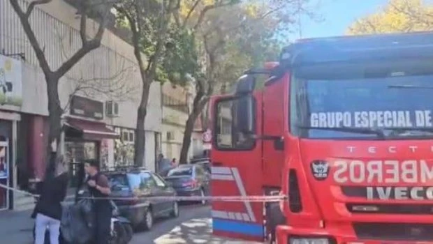 Incendió en un departamento en un edificio de Caballito: cinco personas fueron derivadas al Hospital Durand