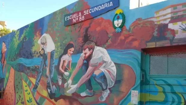 Amenazó a un compañero con un arma de juguete en un colegio de Villa Elisa