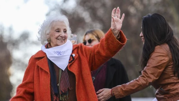 Carlotto dijo que la Argentina "es casi una tiranía" y que Milei "tendría que estar en la cárcel"