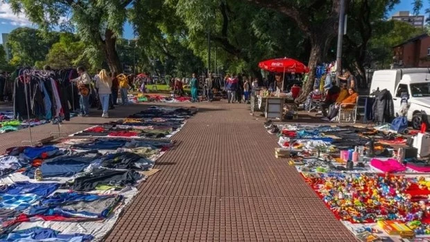 La Ciudad desalojó a 5.000 manteros que ocupaban el Parque Los Andes en Chacarita