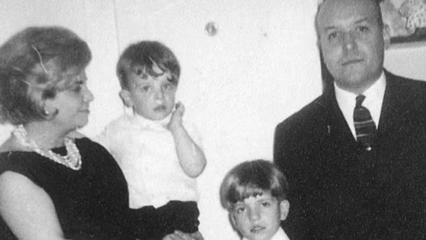 La Justicia ordena reponer una placa en homenaje a un juez asesinado por la guerrilla