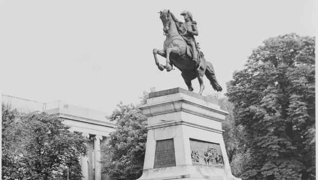 El Club del Progreso y la estatua de San Martín en Washington