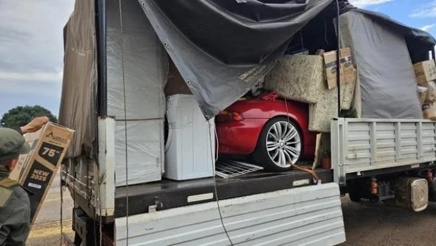 Estaba camuflado dentro de un camión de mudanza. Su dueño no apareció.