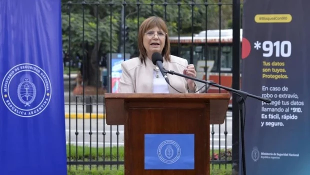 Patricia Bullrich presentó la Línea *910 para bloquear celulares robados en todo el país