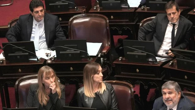 Fueron rechazadas las interpelaciones de Karina Milei y Luis Caputo en el Senado