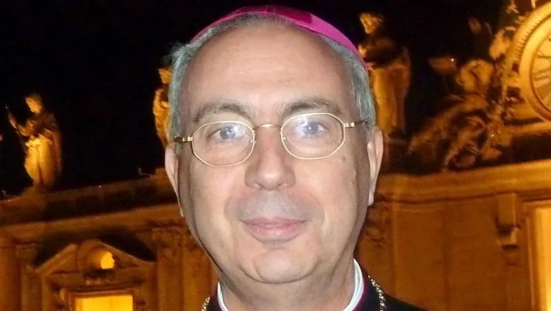 Quién es el cardenal que dirá “Habemus Papam” y anunciará al sucesor de Francisco