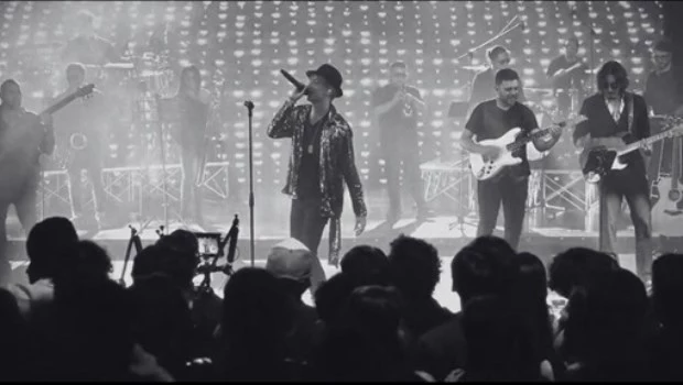 “Canto rock porque me hace sentir libre”, afirma Ryan Cox.