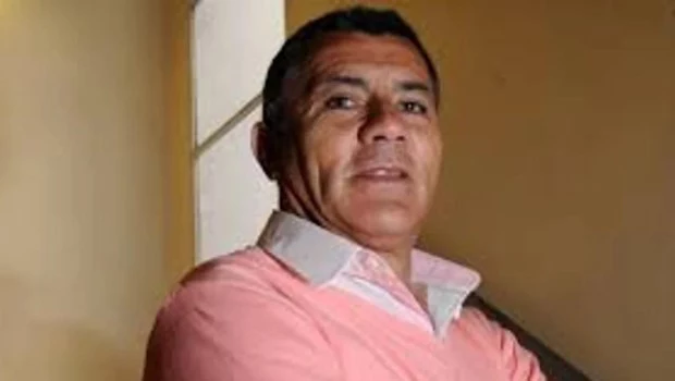 Internaron al ex futbolista Carlos Enrique por una afección cardíaca 