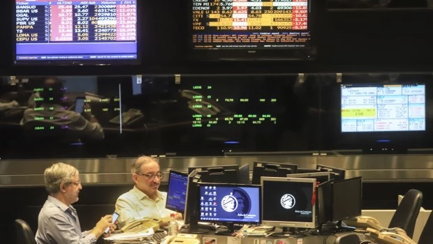 El Merval inicia la semana en alza