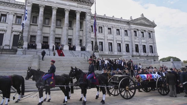 Una multitud despide a José “Pepe” Mujica en Montevideo