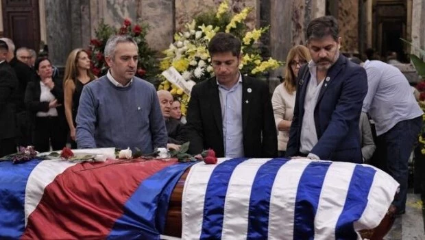 Kicillof despidió a Mujica: "Vengo en mi nombre, en el del pueblo argentino y de la provincia a pedir disculpas"