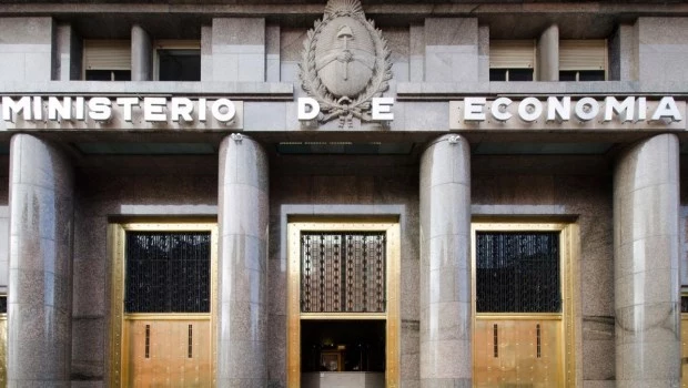 El superávit fiscal superó los $ 570.000 millones en abril