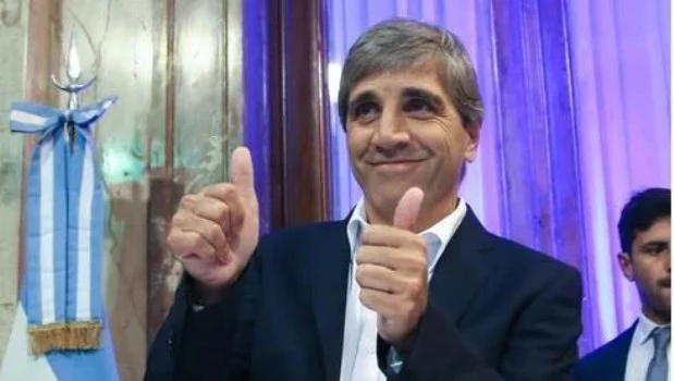 Caputo logró mantener un fuerte superávit primario en abril 