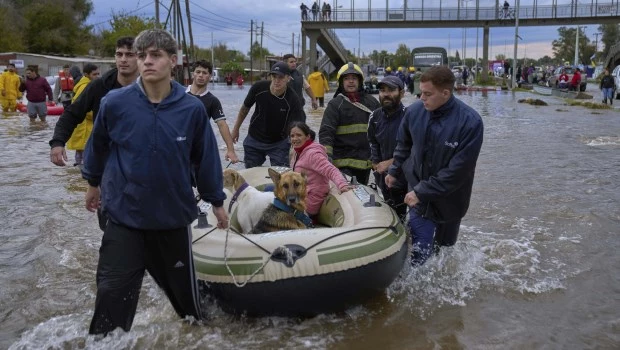 El temporal ya dejó más de 2.500 evacuados en el norte y el oeste bonaerense