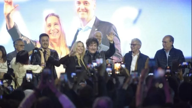 "Se pintó de violeta el bastión amarillo", enfatizó Milei al celebrar la victoria de LLA