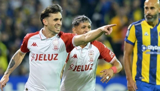 Huracán sorprendió a Central en Rosario y lo eliminó de la Liga Profesional