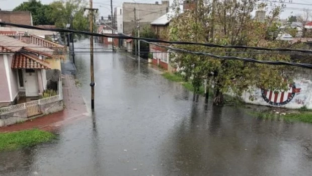 Ascienden a tres los muertos por las inundaciones en la provincia de Buenos Aires