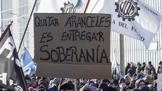 Paro general en Tierra del Fuego contra la eliminación de aranceles a productos de electrónica