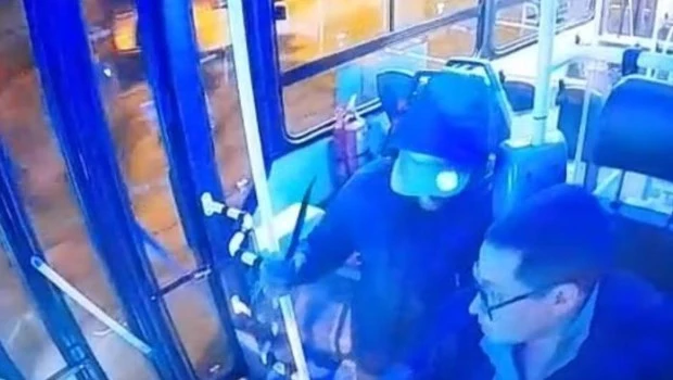 Un colectivero fue apuñalado en La Tablada y sus compañeros realizaron un paro