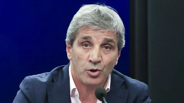 Caputo explicó los alcances del dólar colchón