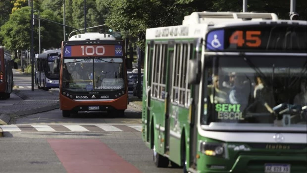 Rige el aumento en la tarifa de colectivos que circulan en AMBA 