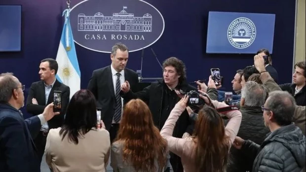 Fijan nuevos lineamientos para la acreditación periodística en Casa Rosada
